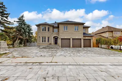 Detached in Richmond Hill