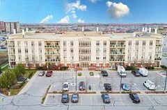 Condo Apartment in Markham