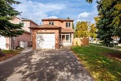 18 Samantha Circle, Richmond Hill, ON L4B 2R7