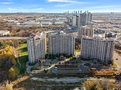Condo Apartment in Vaughan