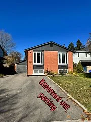 205 Talbot Crescent, Newmarket, ON L3Y 1A4