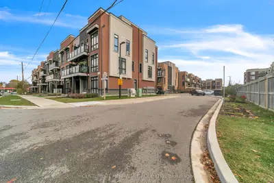 Condo Townhouse in Richmond Hill