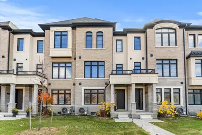 Att/Row/Townhouse in Vaughan
