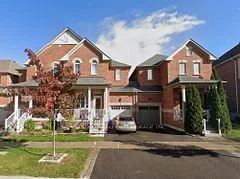 Att/Row/Townhouse in Richmond Hill