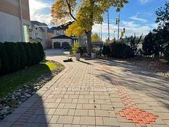 83 Elm Avenue, Richmond Hill, On L4c 6k8