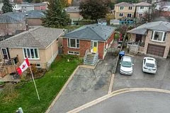 14 Maple Court, Bradford West Gwillimbury, ON L3Z 2C3