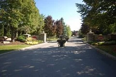 470 Falconwood Hollow W 16, Aurora, ON L4G 7M1