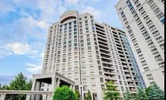 Condo Apartment in Vaughan