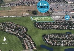 16 Lytham Green Circle 18, Newmarket, ON L3Y 0C7