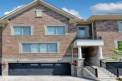 Att/Row/Townhouse in Richmond Hill