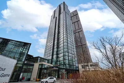 Condo Apartment in Vaughan