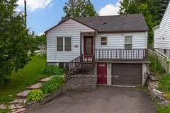 302 Avenue Road Main (Upper Level), Newmarket, ON L3Y 1P2