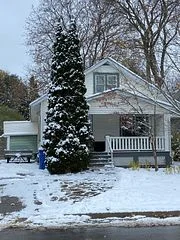 121 Wells Street, Aurora, ON L4G 1T6