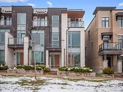 Att/Row/Townhouse in Vaughan