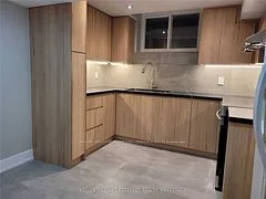 920 Stonehaven Avenue, Newmarket, ON L3X 1K7