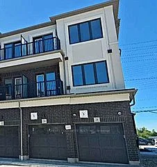 28 Matawin Lane, Richmond Hill, ON L4B 3X9