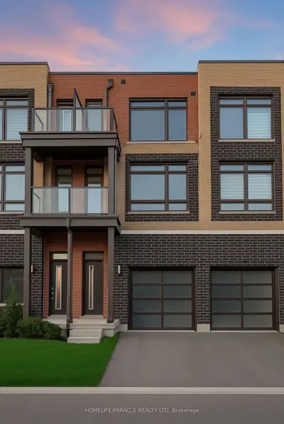 Att/Row/Townhouse in Vaughan
