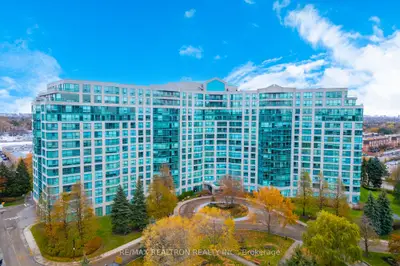 Condo Apartment in Markham