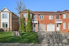 135 Wainscot Avenue, Newmarket, On L3x 2x6