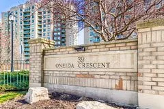 39 Oneida Crescent 1213, Richmond Hill, On L4b 4t9