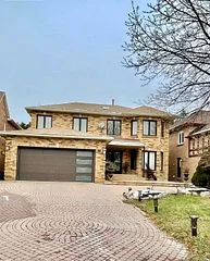 16 Somerset Crescent, Richmond Hill, ON L4C 8N4