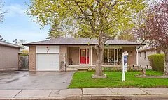 8 Kitching Drive Lower, East Gwillimbury, ON L9N 1L2