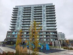 185 Deerfield Road 708, Newmarket, ON L3Y 0G7