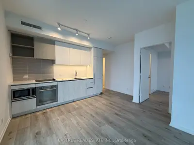 Condo Apartment in Vaughan