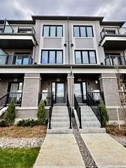 Condo Townhouse in Richmond Hill