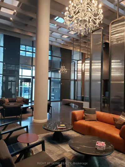 Condo Apartment in Vaughan