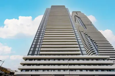 Condo Apartment in Vaughan