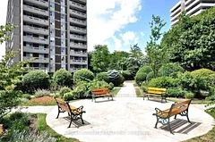 50 Inverlochy Boulevard 309, Markham, On L3t 4t6