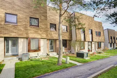 Condo Townhouse in Richmond Hill