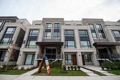 9 Walder Lane K-205, Richmond Hill, ON L4S 0P6
