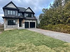 826 Montsell Avenue, Georgina, On L0e 1s0