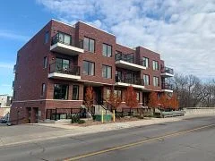 487 Queen Street 308, Newmarket, ON L3Y 2H3