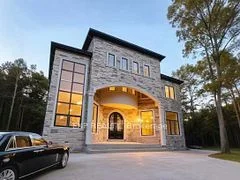 126 Garden Avenue, Richmond Hill, ON L4C 6M1