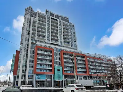 Condo Apartment in Richmond Hill