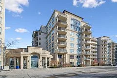 8 Maison Parc Court 213, Vaughan, ON L4J 7R9