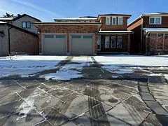 71 Hyde Park Drive, Richmond Hill, ON L4B 1X2