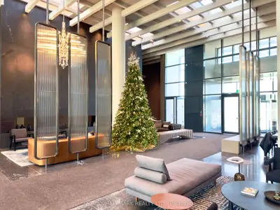Condo Apartment in Vaughan