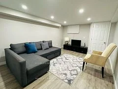 164 Eagle Street S, Newmarket, ON L3Y 1J6