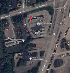 482 The Queensway Avenue S 8, Georgina, On L4p 2e3