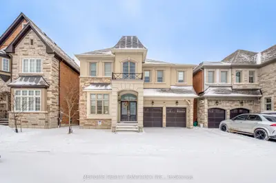 Detached in Aurora