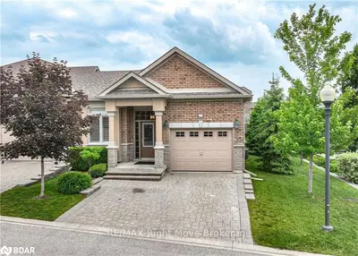 1 HILLCREST Drive 26, New Tecumseth, ON L9R 0N4