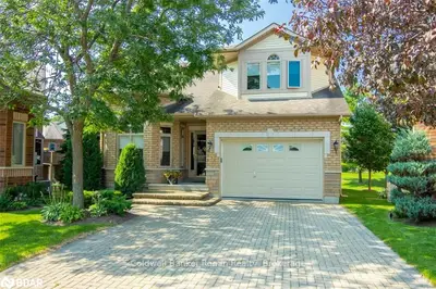 9 FORTUNA Circle 16, New Tecumseth, ON L9R 1Z3