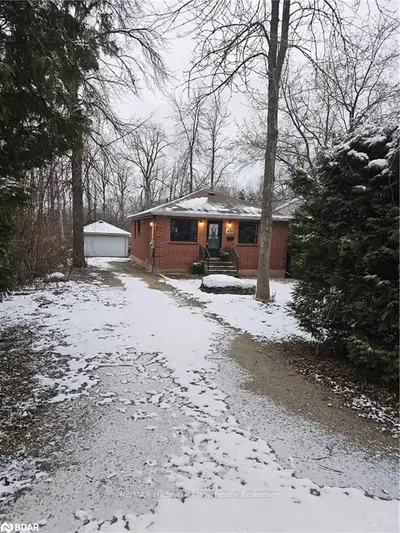 824 FREDERICK ST Street, Innisfil, ON L0L 1C0