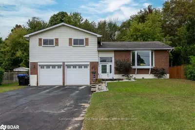 Detached in Essa