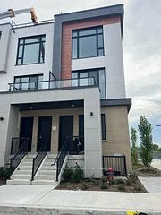 9 Steckley House Lane 501, Richmond Hill, ON L4S 0N1