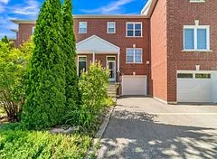 541 Bondi Avenue, Newmarket, On L3y 8r5